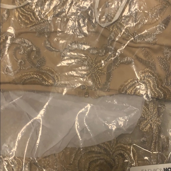 Crop top and pant set with gold and silver flowers - Picture 5 of 5